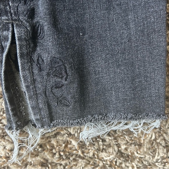 Levi’s 711 Raw Hem Skinny Jeans - Picture 11 of 14